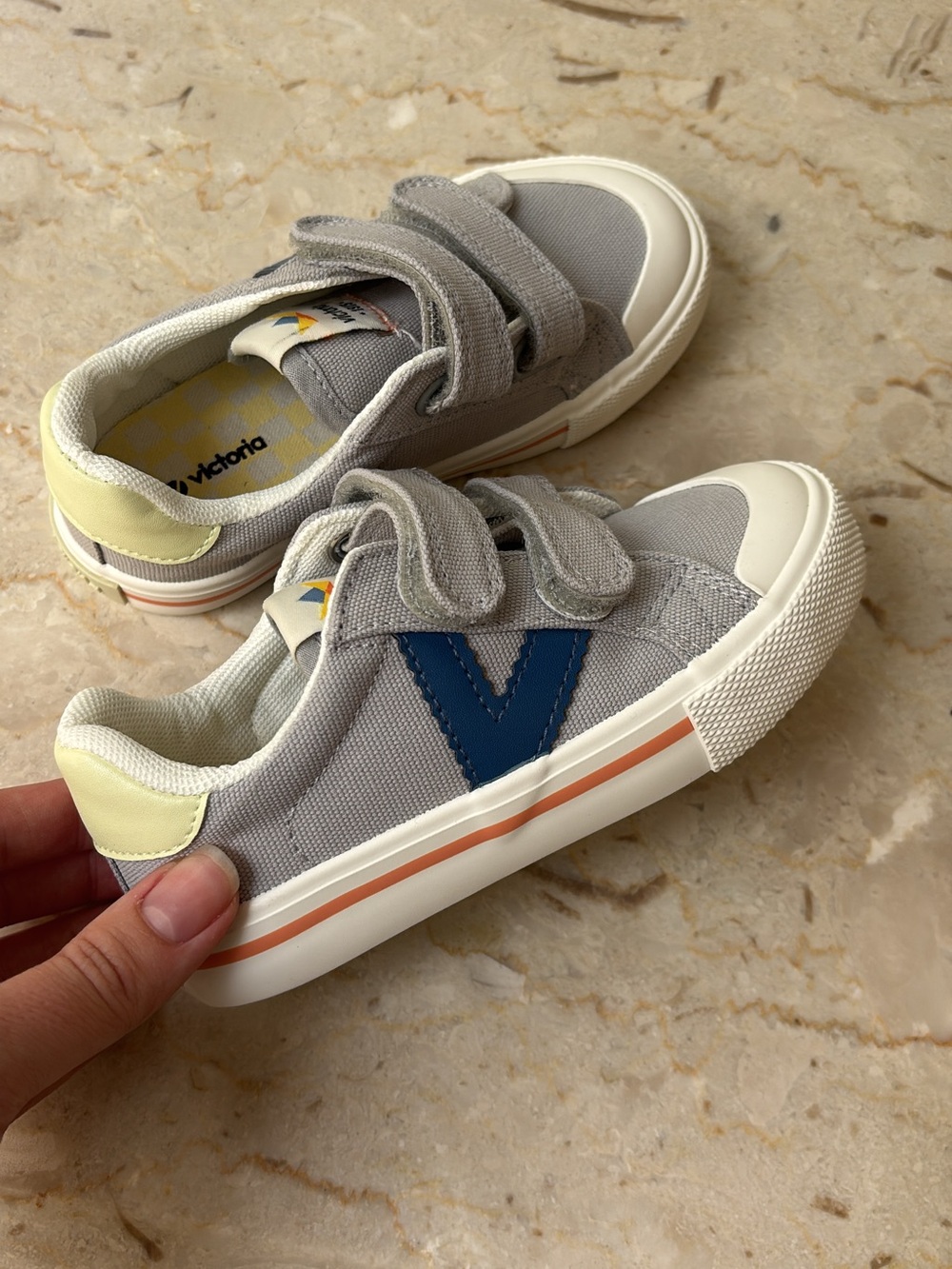Victoria Kids logo grey canvas sneaker